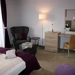 Hudewald & Hotel 3*