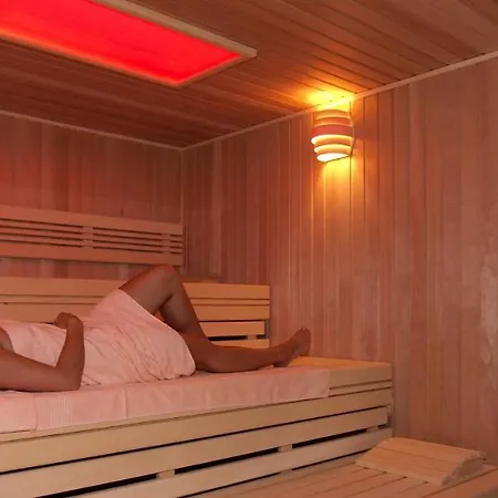 Hudewald & Иккериц