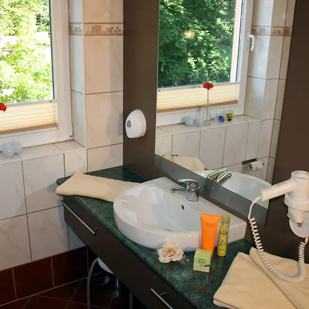 Hudewald &