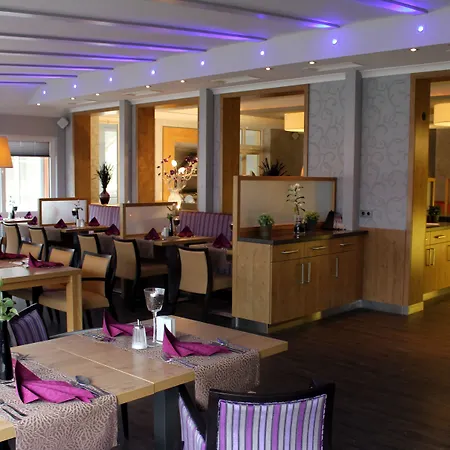 Отель Hudewald & 3*