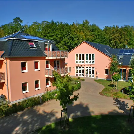 Hudewald & Отель Иккериц