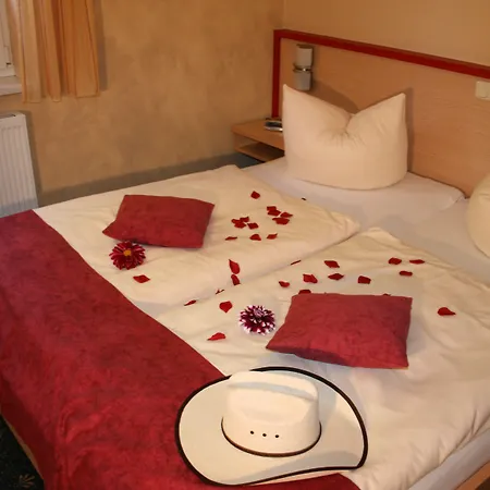 Hudewald & Отель Иккериц