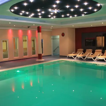 Hudewald & Hotel 3*