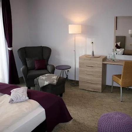 Hudewald & Hotel 3*