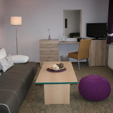 Hudewald & Отель